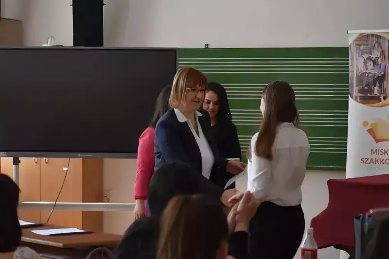 Intézményi versmondó verseny