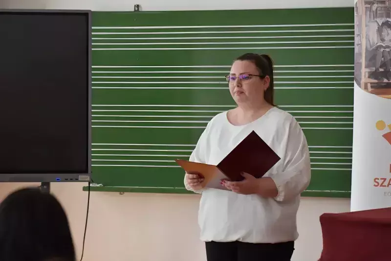 Intézményi versmondó verseny